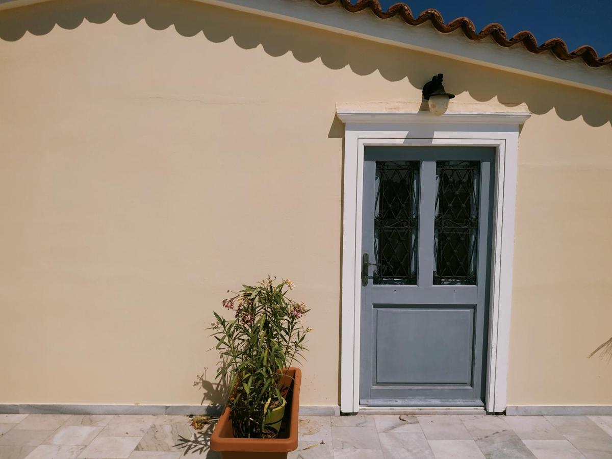 Fiera Guesthouse Ermoupoli Esterno foto