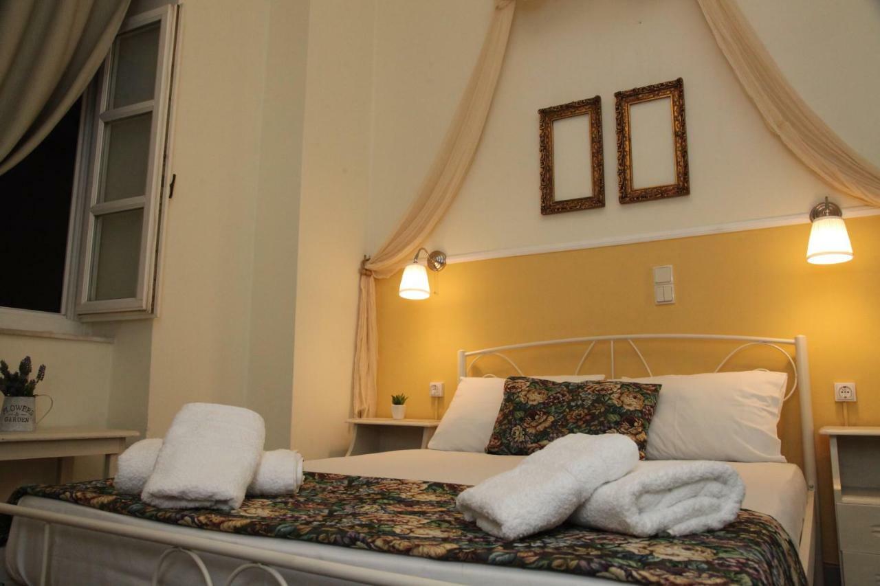 Fiera Guesthouse Ermoupoli Esterno foto