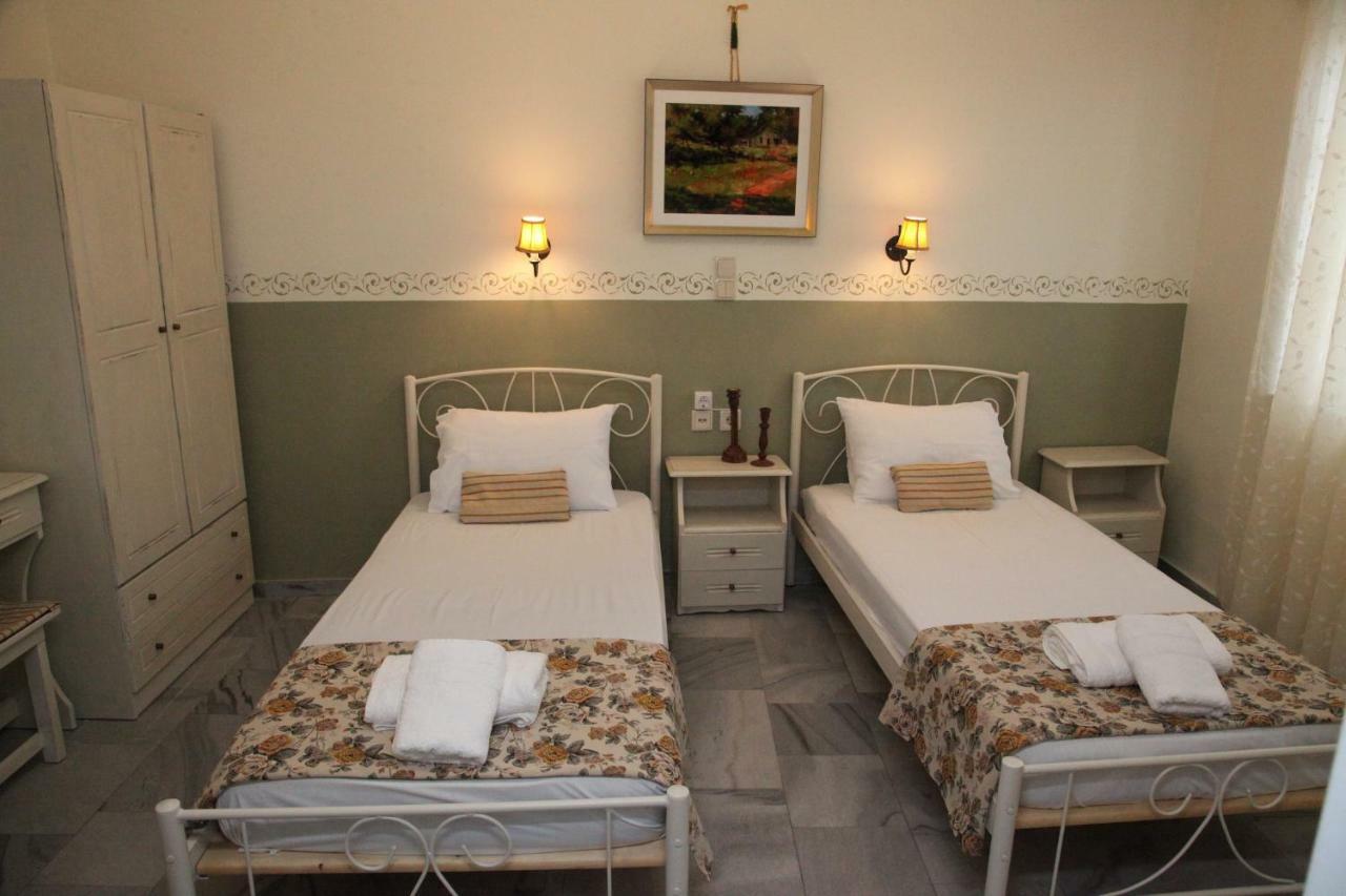 Fiera Guesthouse Ermoupoli Esterno foto
