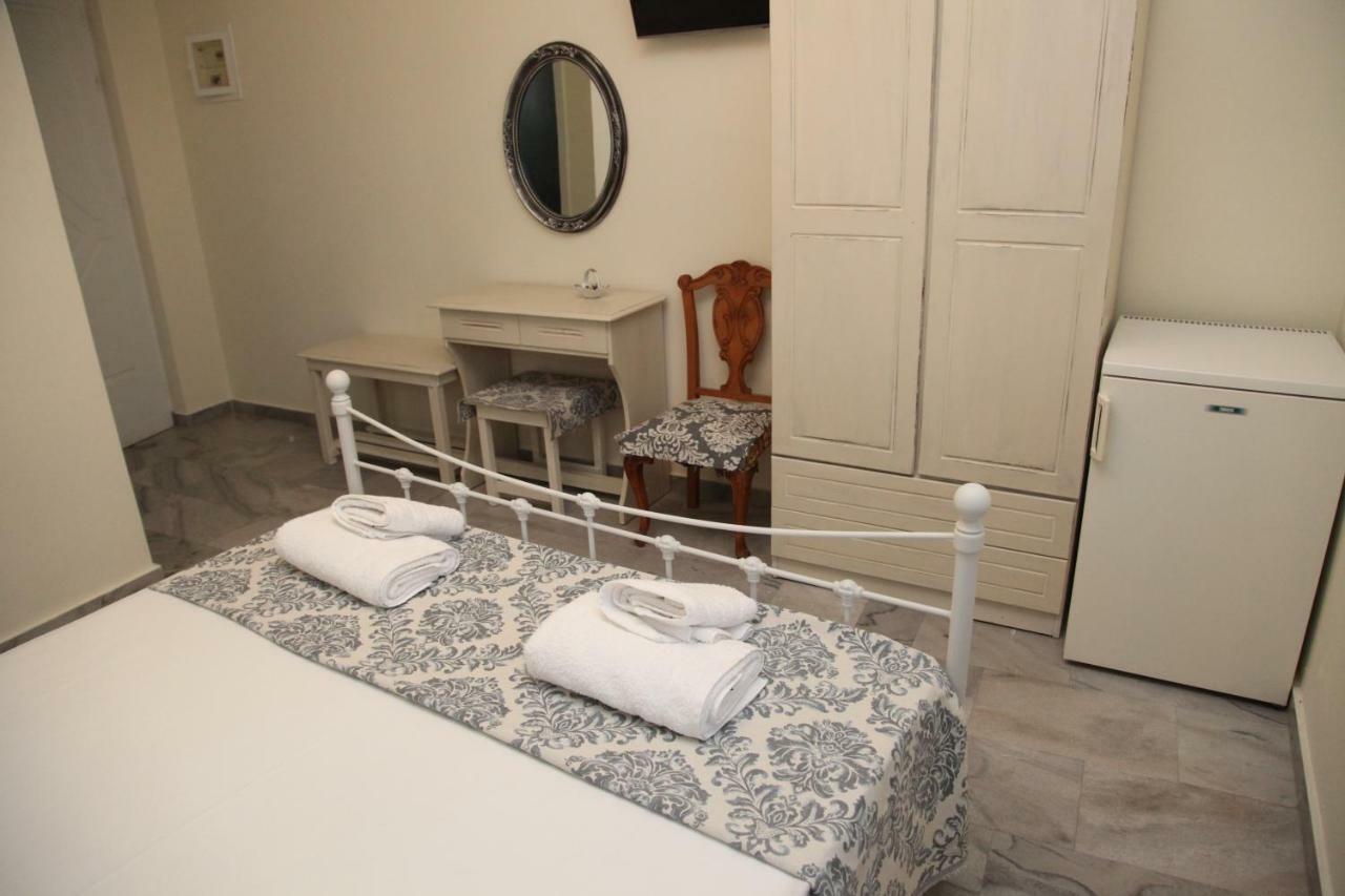 Fiera Guesthouse Ermoupoli Esterno foto