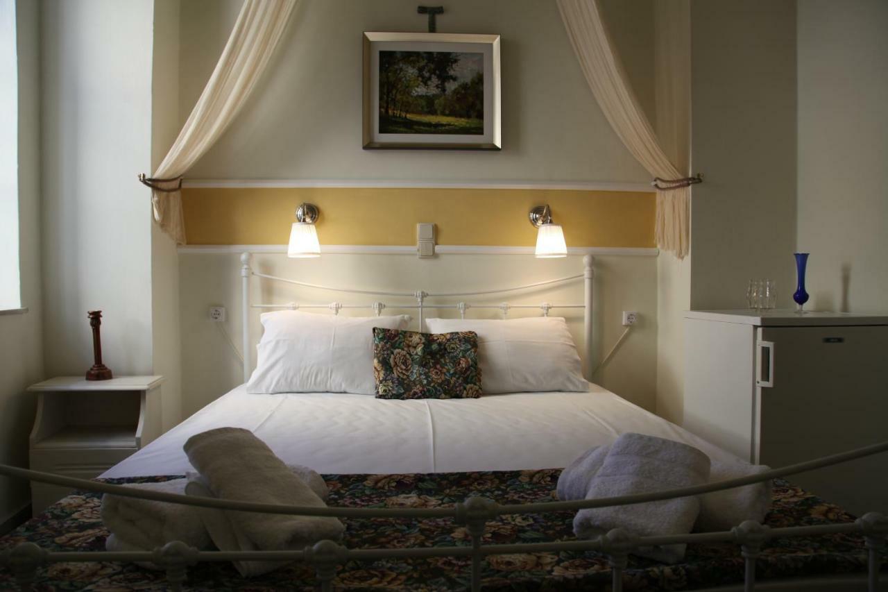 Fiera Guesthouse Ermoupoli Esterno foto