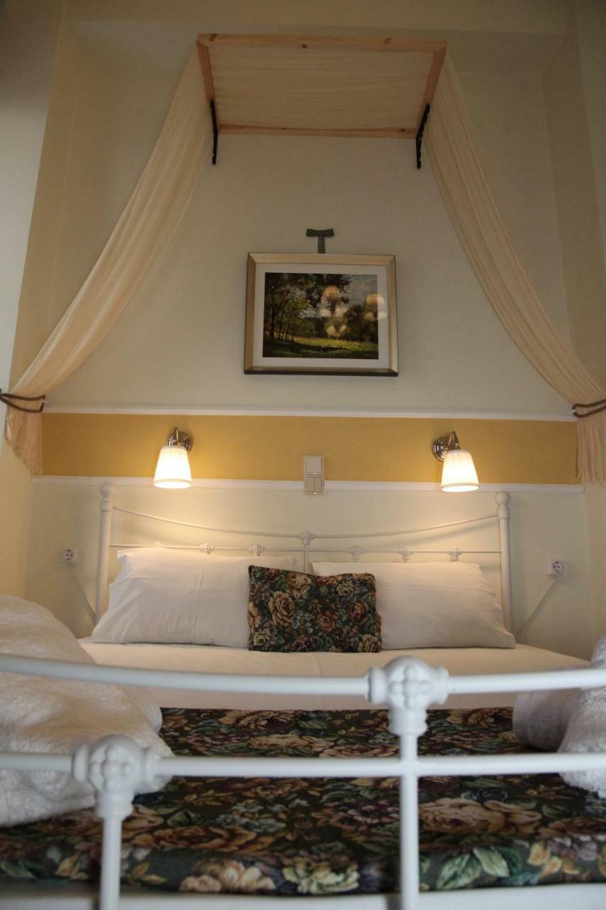 Fiera Guesthouse Ermoupoli Esterno foto