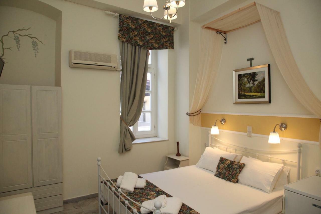 Fiera Guesthouse Ermoupoli Esterno foto