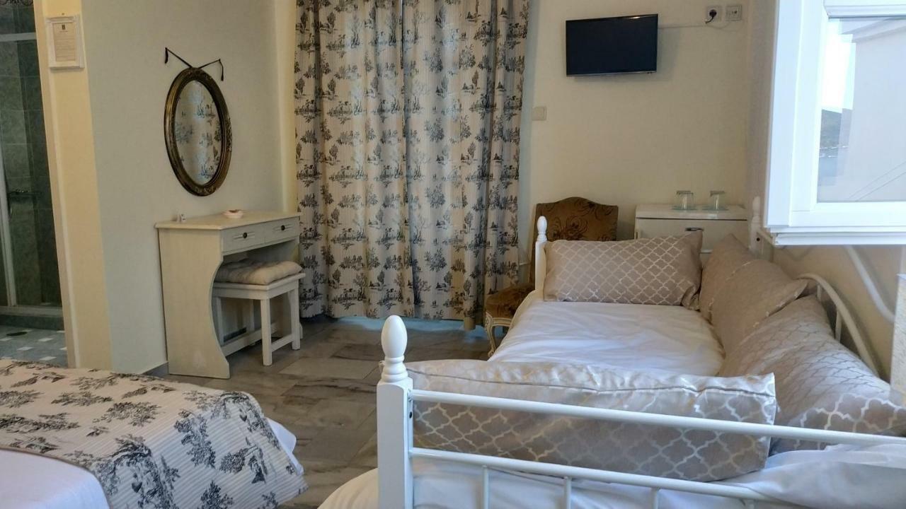 Fiera Guesthouse Ermoupoli Esterno foto
