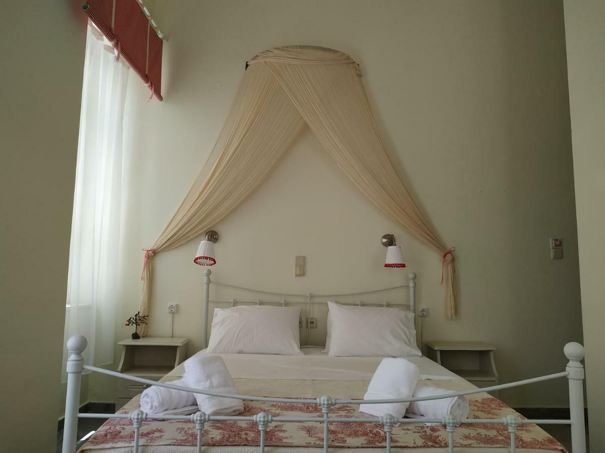 Fiera Guesthouse Ermoupoli Esterno foto