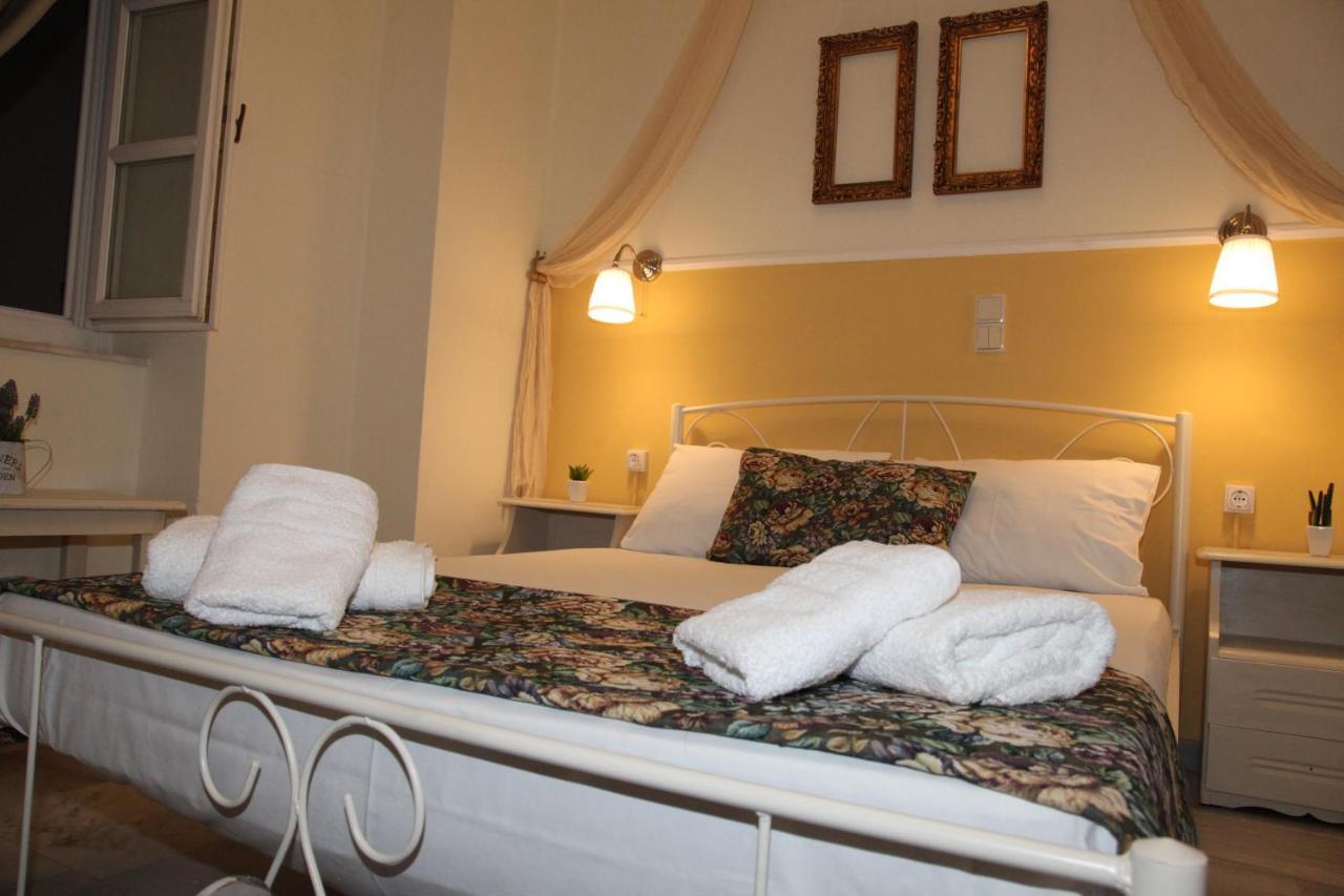 Fiera Guesthouse Ermoupoli Esterno foto